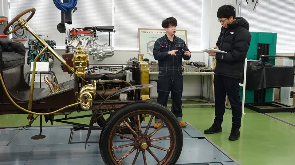 取材を受ける北川ゼミの学生