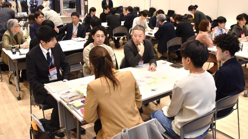 テーブルディスカッションの様子①