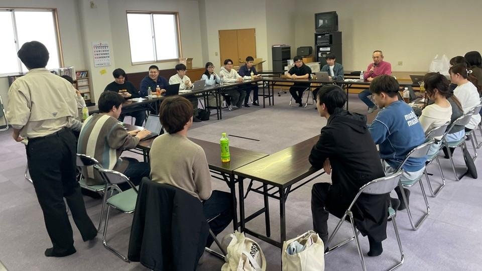 実行委員会による振り返り会議の様子