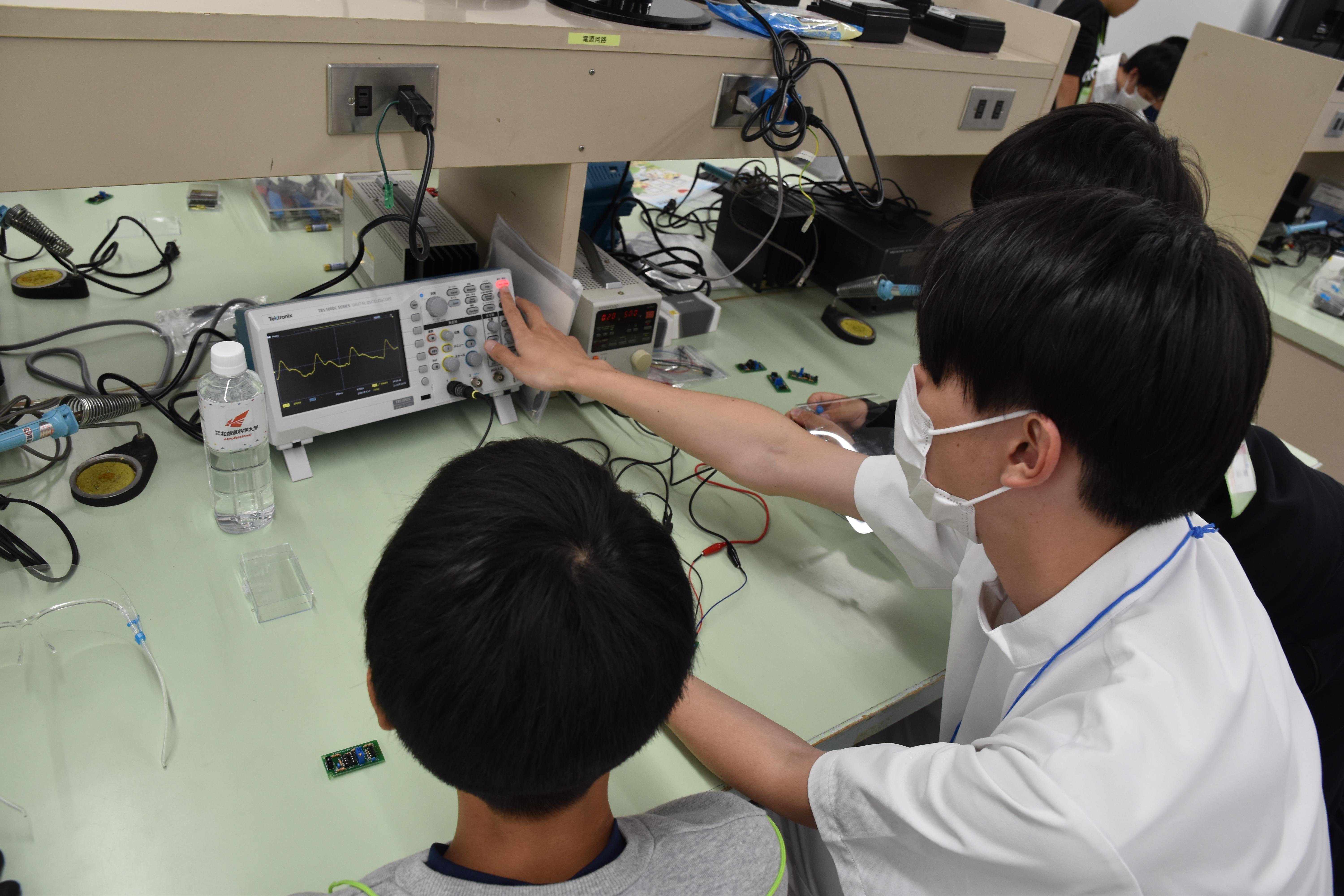 指先の脈拍を光で可視化！「脈波計」製作からパルスオキシメータの原理を学ぶ実験講座 